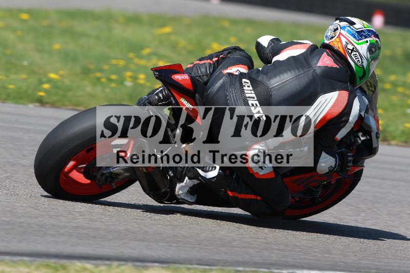 /Archiv-2022/07 16.04.2022 Speer Racing ADR/Gruppe gelb/backside